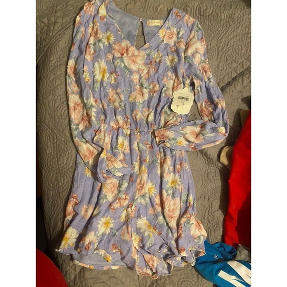 Romper‎ - Picture 1 of 3